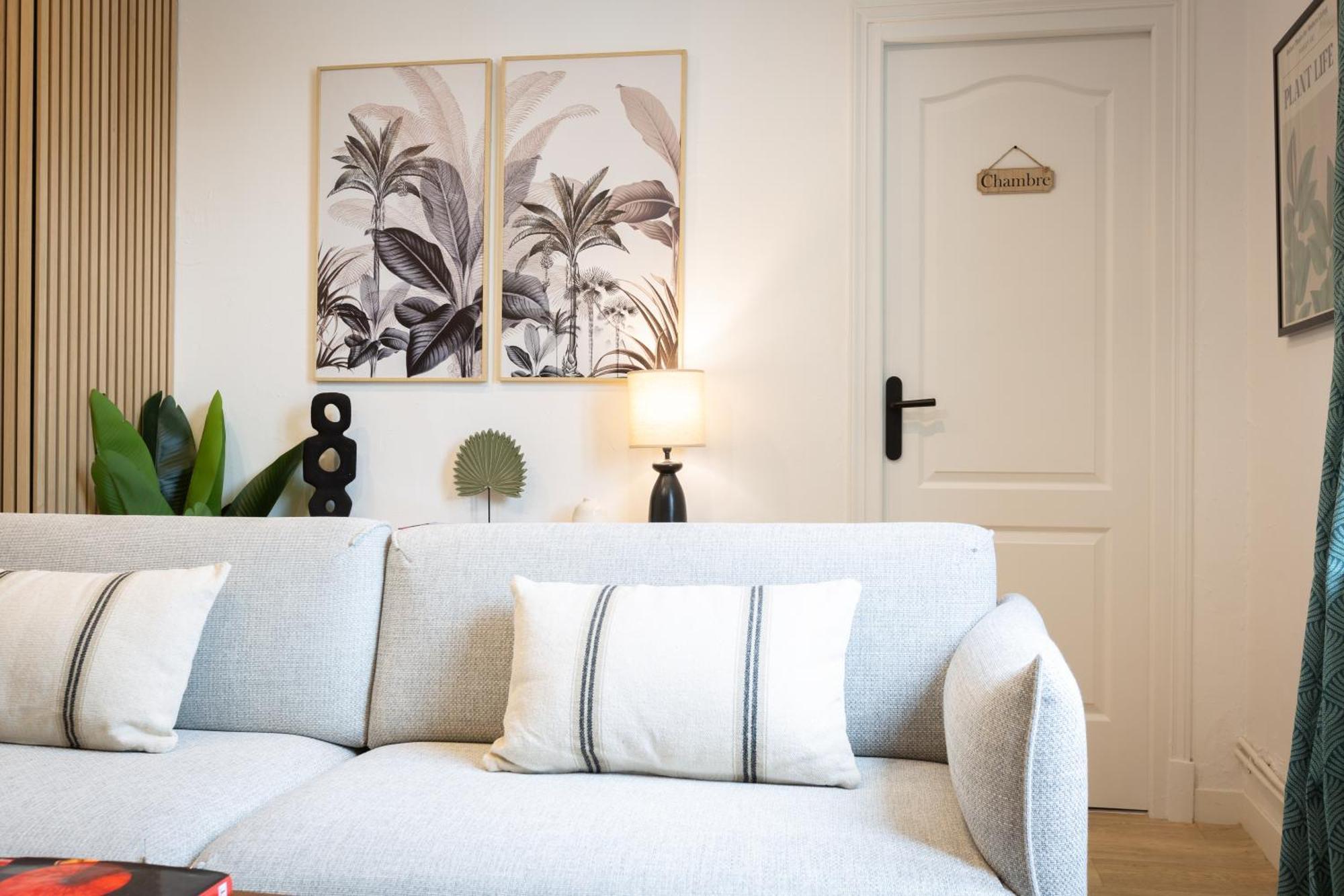 Tropical Escape Near Center Fiber Netflix *