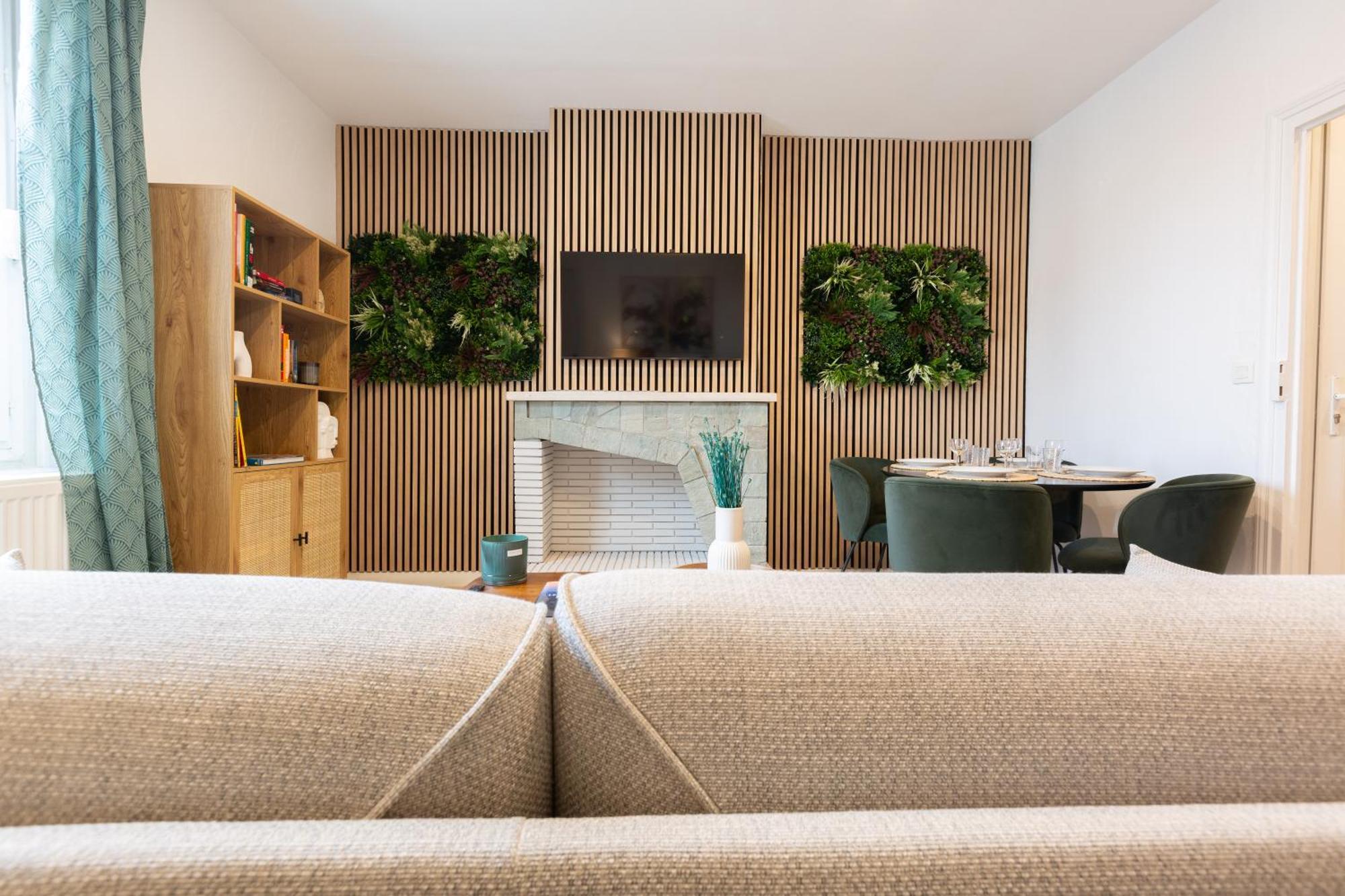 Tropical Escape Near Center Fiber Netflix * Montluçon